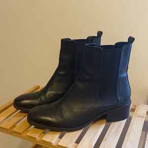 Kenneth Cole Reaction chelsea boots